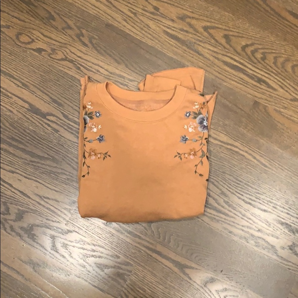 American Eagle Crew Neck